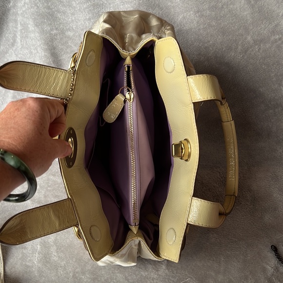 Vintage Coach shoulder bag and matching NWT wallet, cream and gold - Picture 7 of 10